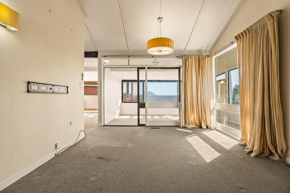 Photos of 44b Whitaker Street