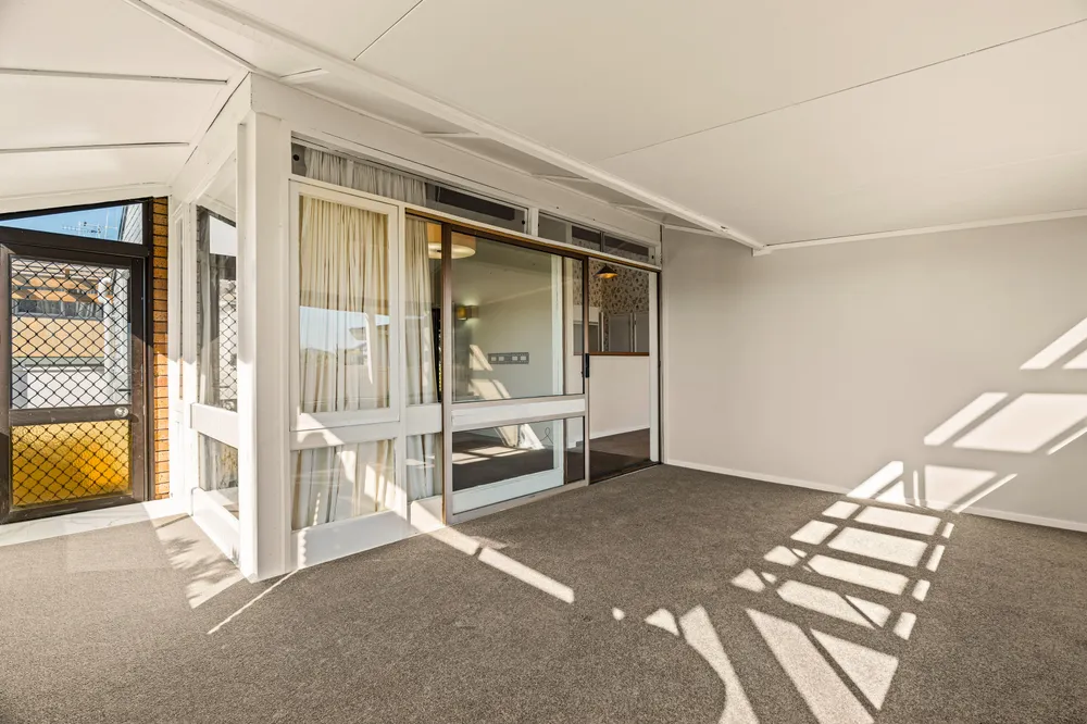 Photos of 44b Whitaker Street
