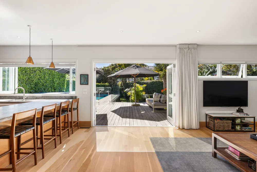 Photos of 56 Melanesia Road