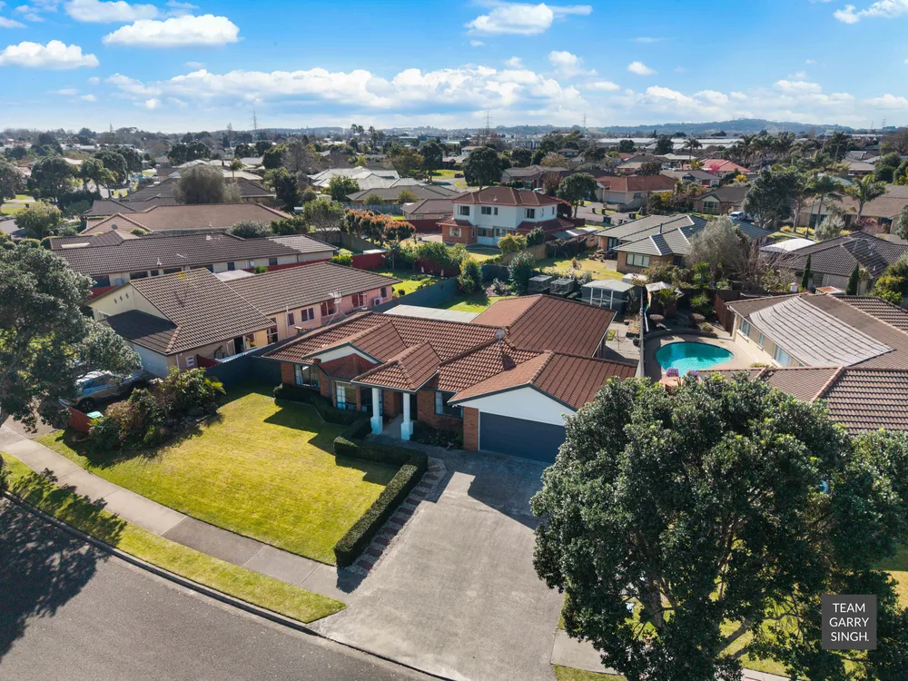 Photos of 74 Longford Park Drive
