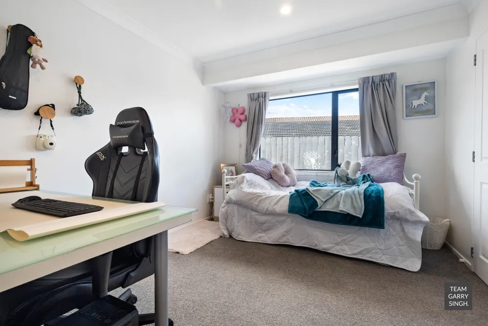 Photos of 74 Longford Park Drive
