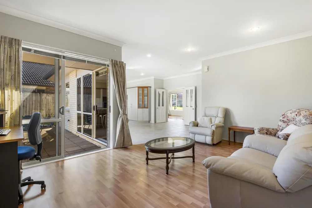 Photos of 6 Banshire Close