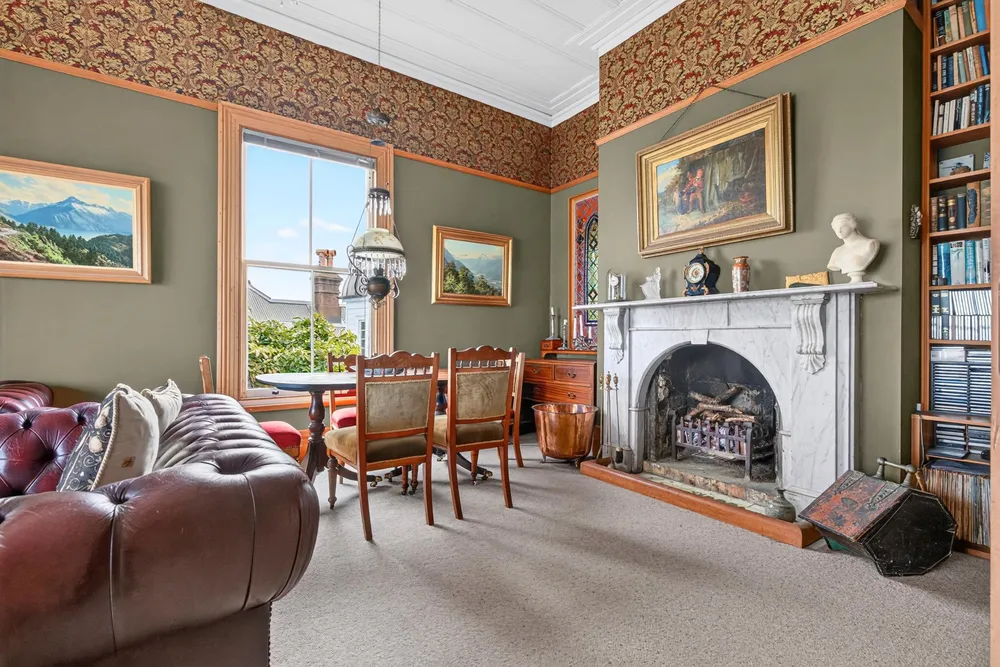 Photos of 16 Jubilee Avenue