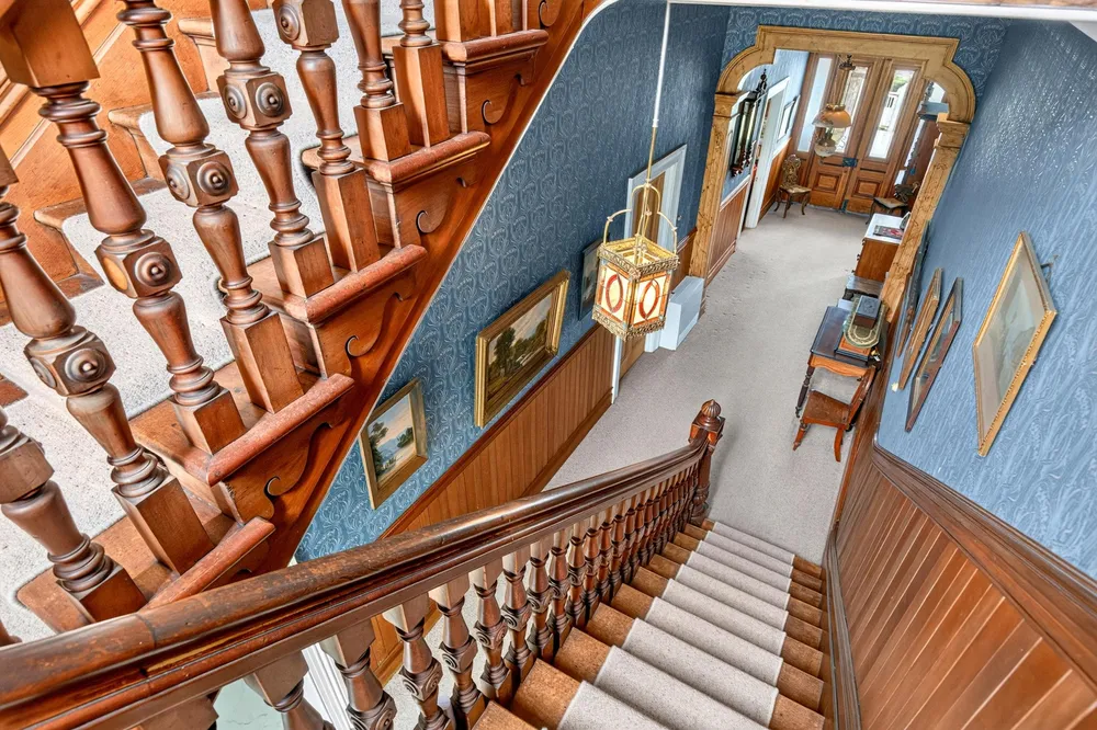 Photos of 16 Jubilee Avenue