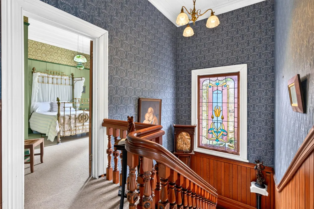 Photos of 16 Jubilee Avenue