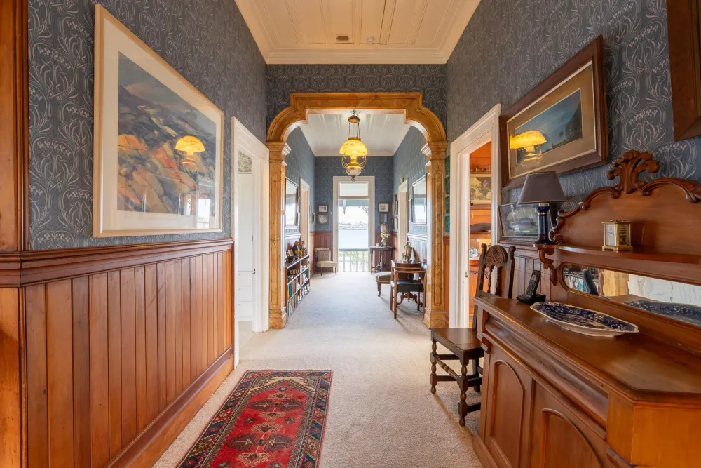 Photos of 16 Jubilee Avenue