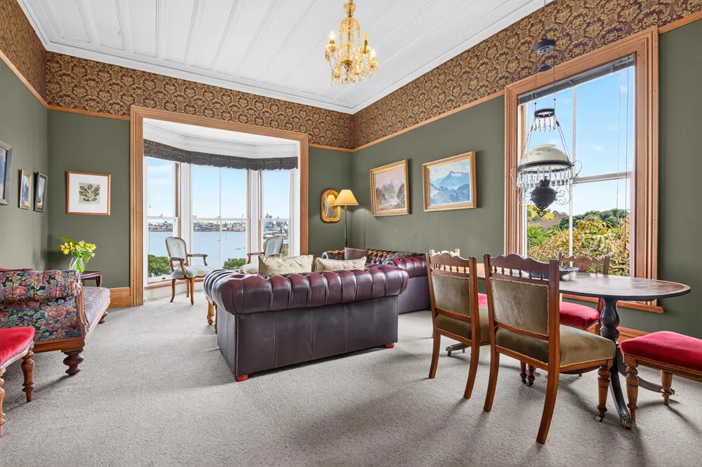 Photos of 16 Jubilee Avenue
