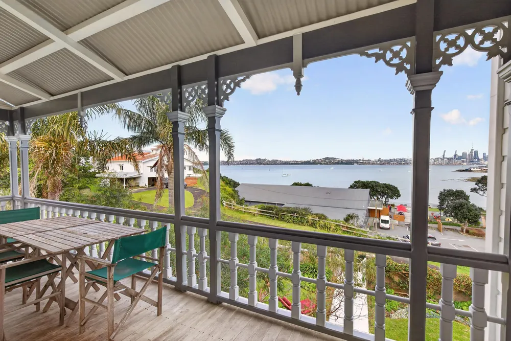 Photos of 16 Jubilee Avenue