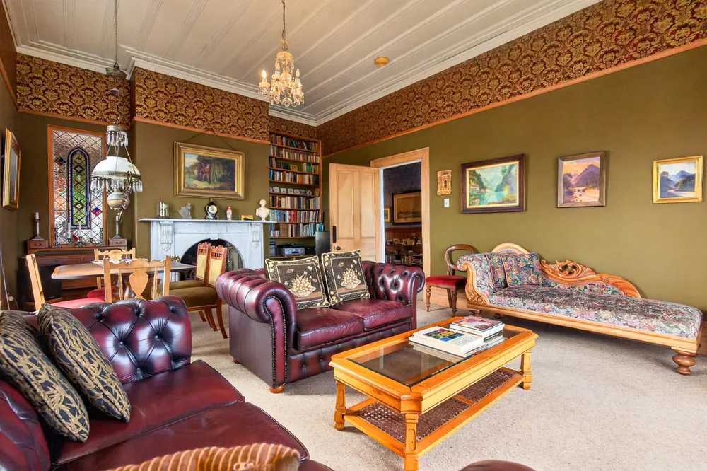 Photos of 16 Jubilee Avenue