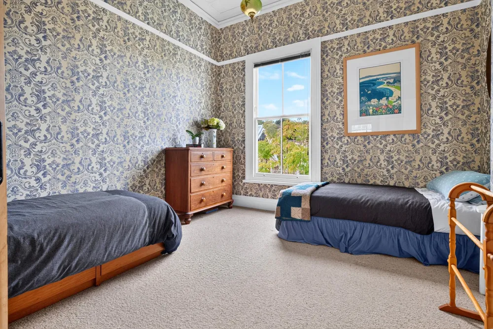 Photos of 16 Jubilee Avenue