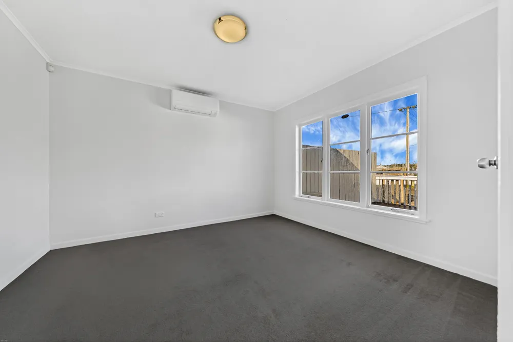 Photos of 685 Hillsborough Road