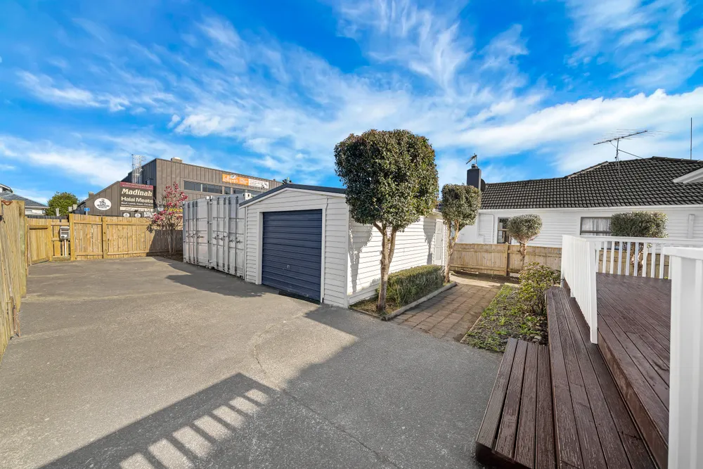 Photos of 685 Hillsborough Road