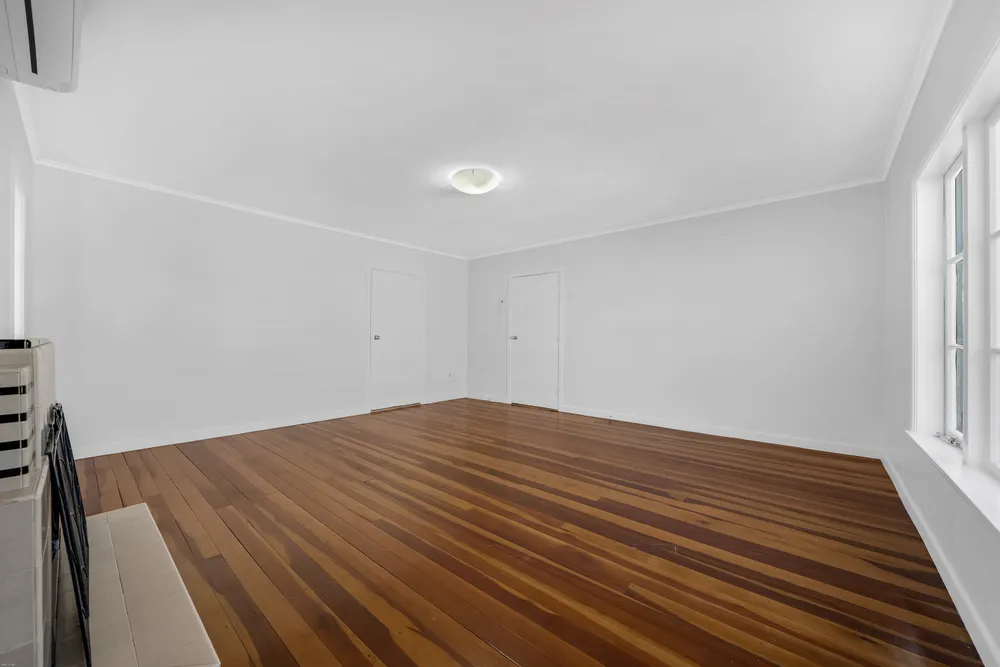 Photos of 685 Hillsborough Road