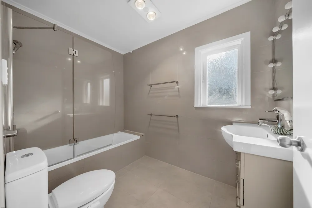 Photos of 685 Hillsborough Road