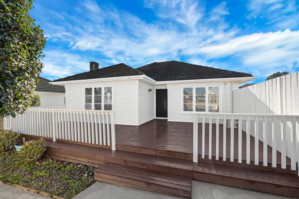 Photos of 685 Hillsborough Road