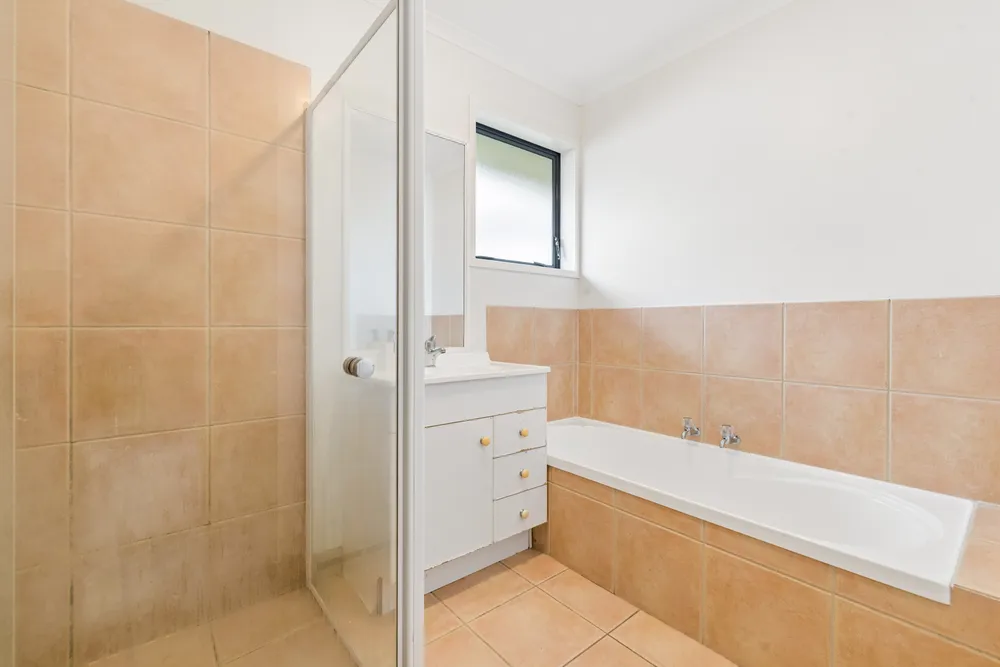 Photos of 75A Clevedon Road