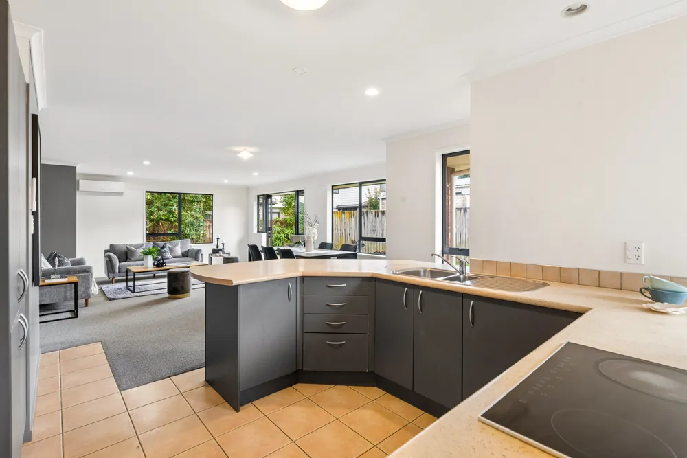 Photos of 75A Clevedon Road