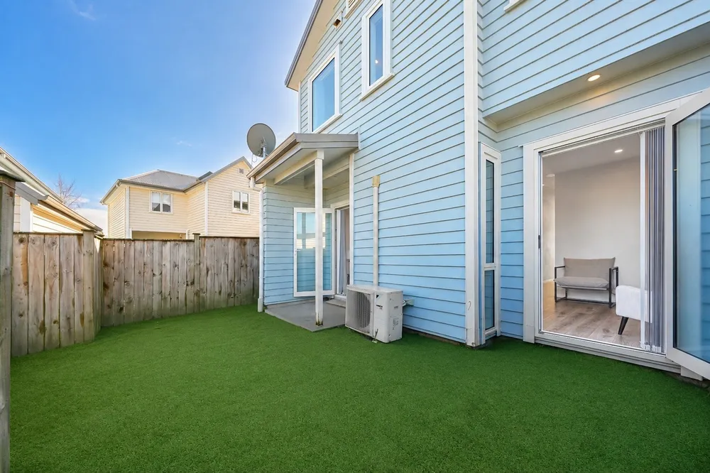 Photos of 6 Riroriro Close