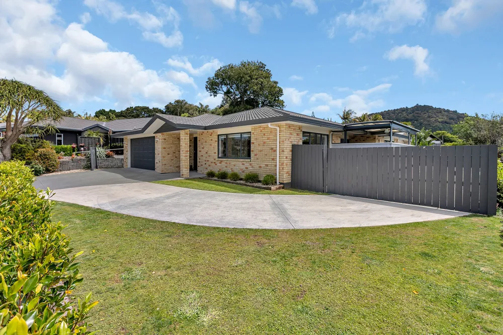 Photos of 4 Conifer Grove