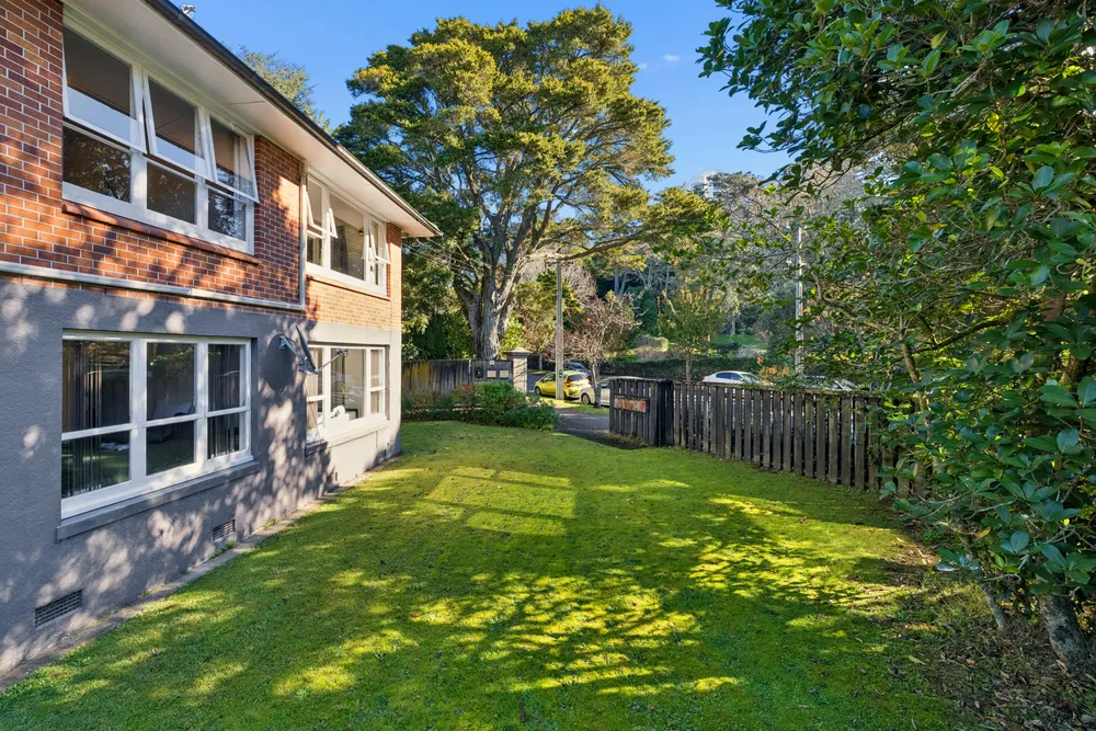 Photos of 2/44 Owens Road