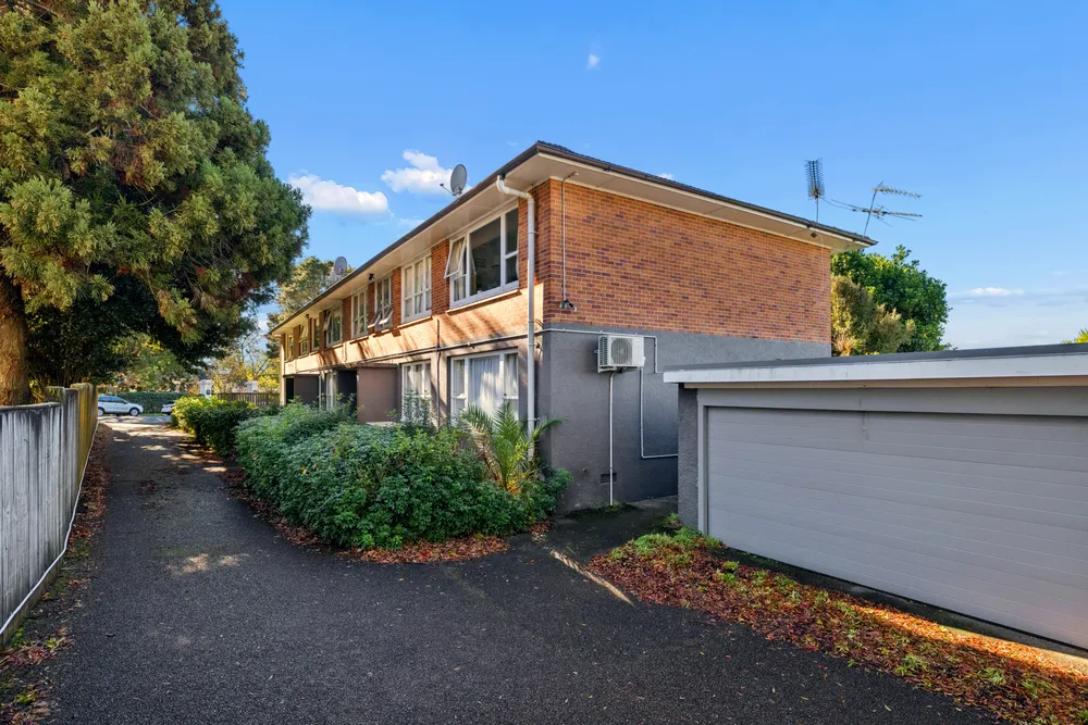 Photos of 2/44 Owens Road