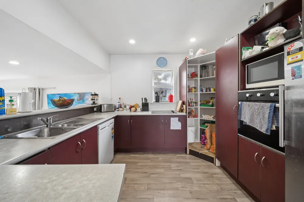 Photos of 315 Massey Road
