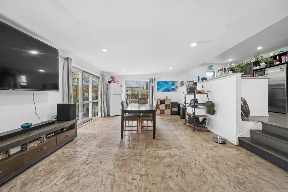 Photos of 315 Massey Road