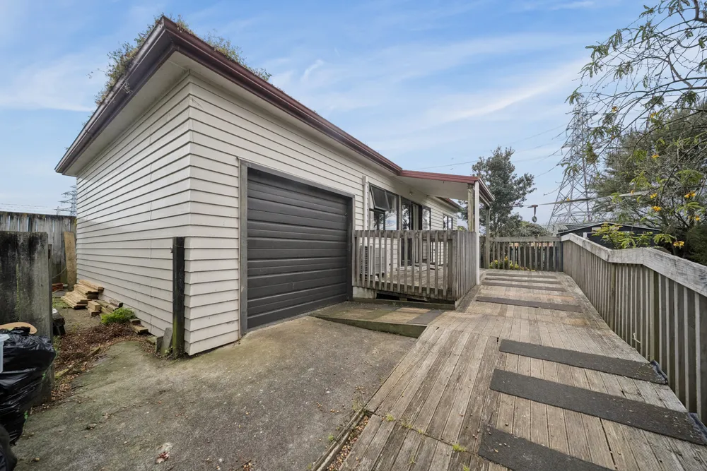 Photos of 315 Massey Road