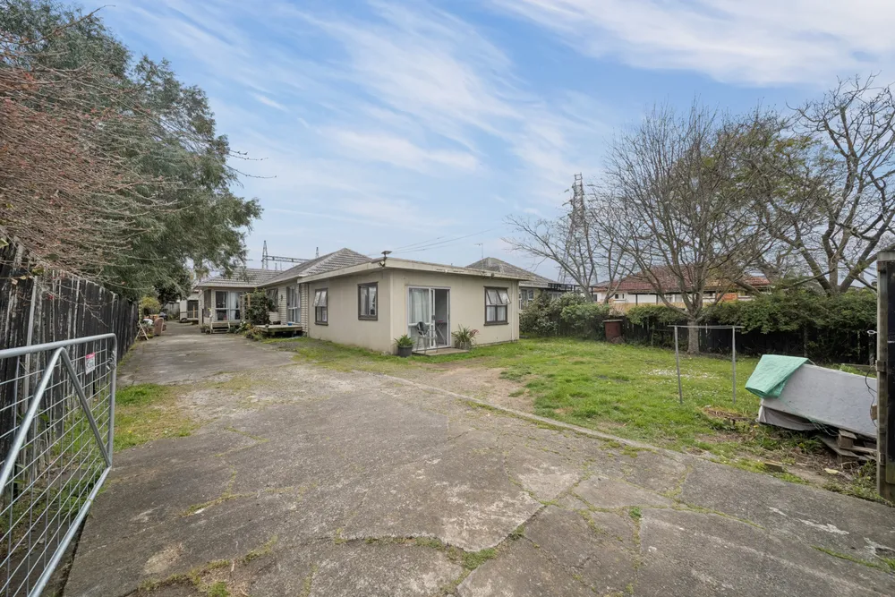 Photos of 315 Massey Road