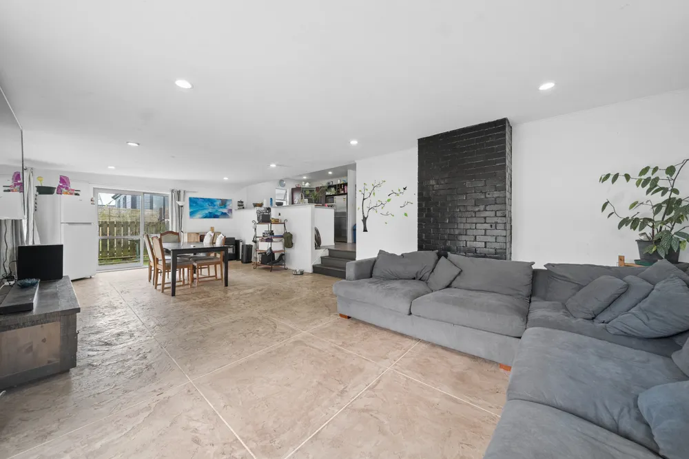 Photos of 315 Massey Road