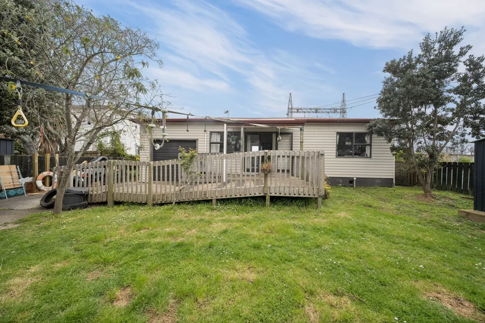 Photos of 315 Massey Road
