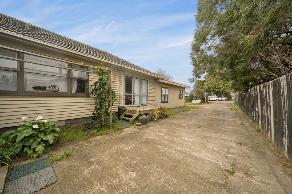 Photos of 315 Massey Road
