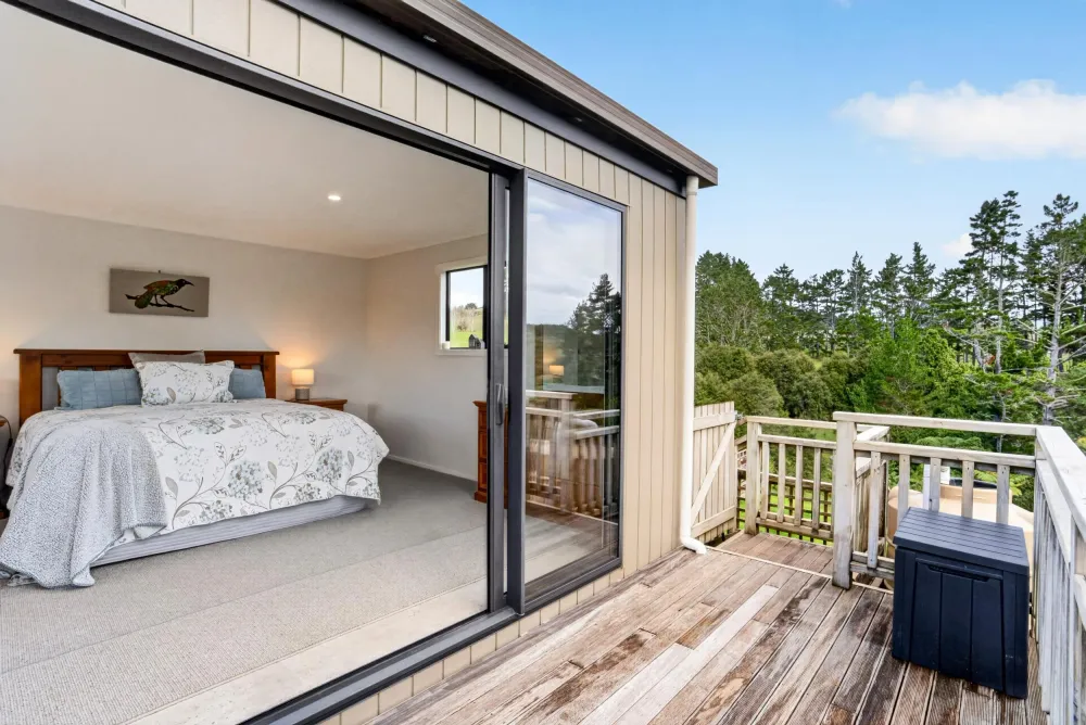 Photos of 1001 Hunua Road