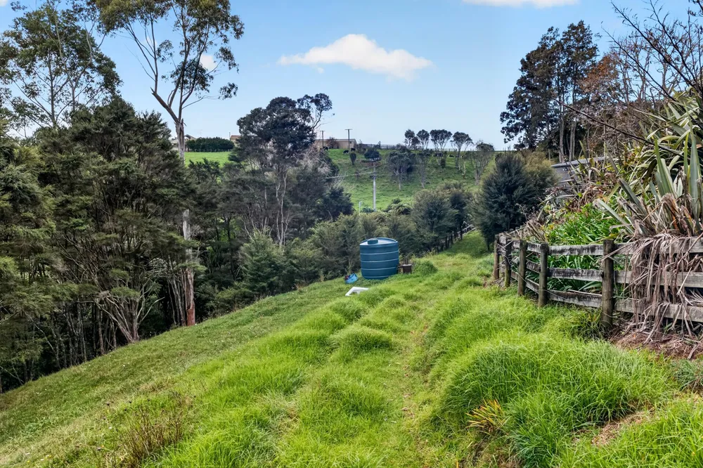 Photos of 1001 Hunua Road