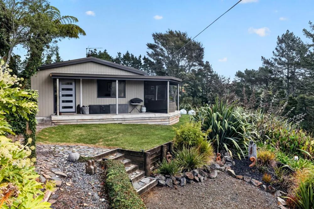 Photos of 1001 Hunua Road