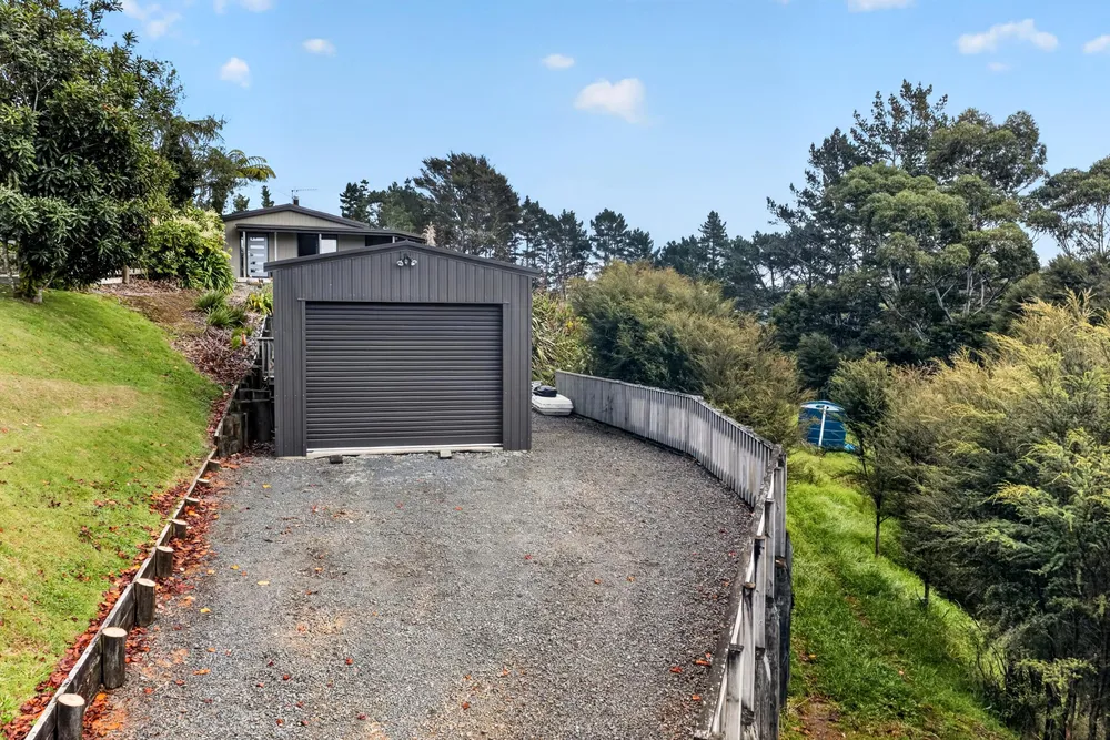 Photos of 1001 Hunua Road