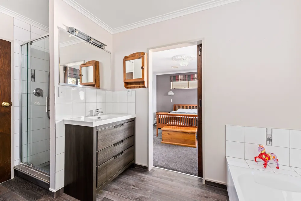 Photos of 35 Bond Road