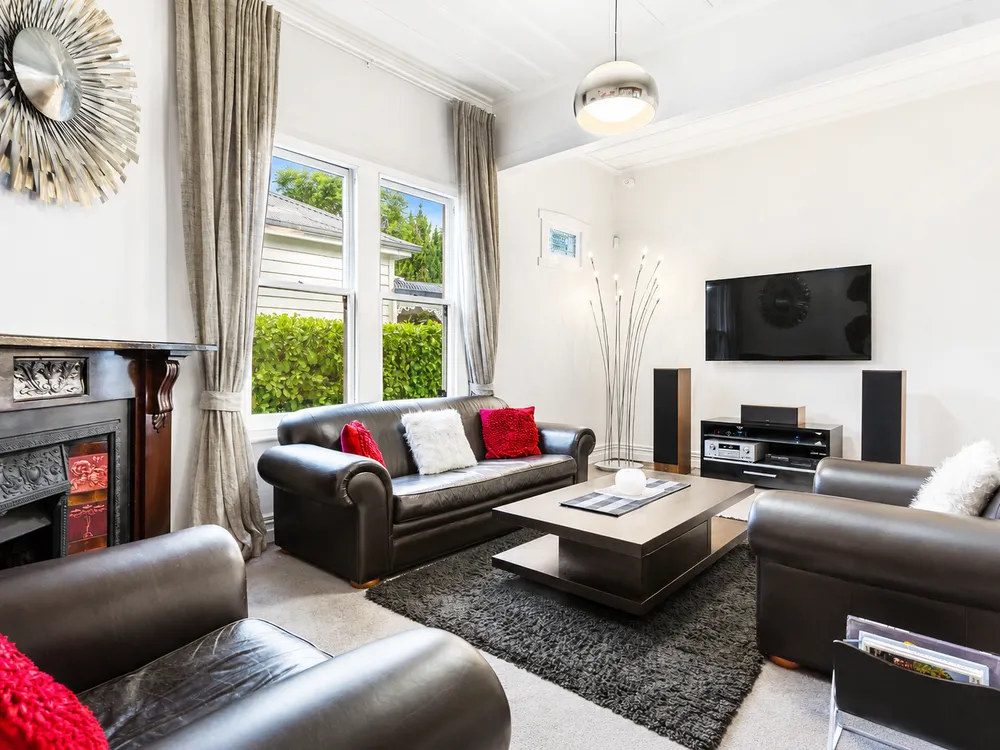 Photos of 3 Leslie Avenue