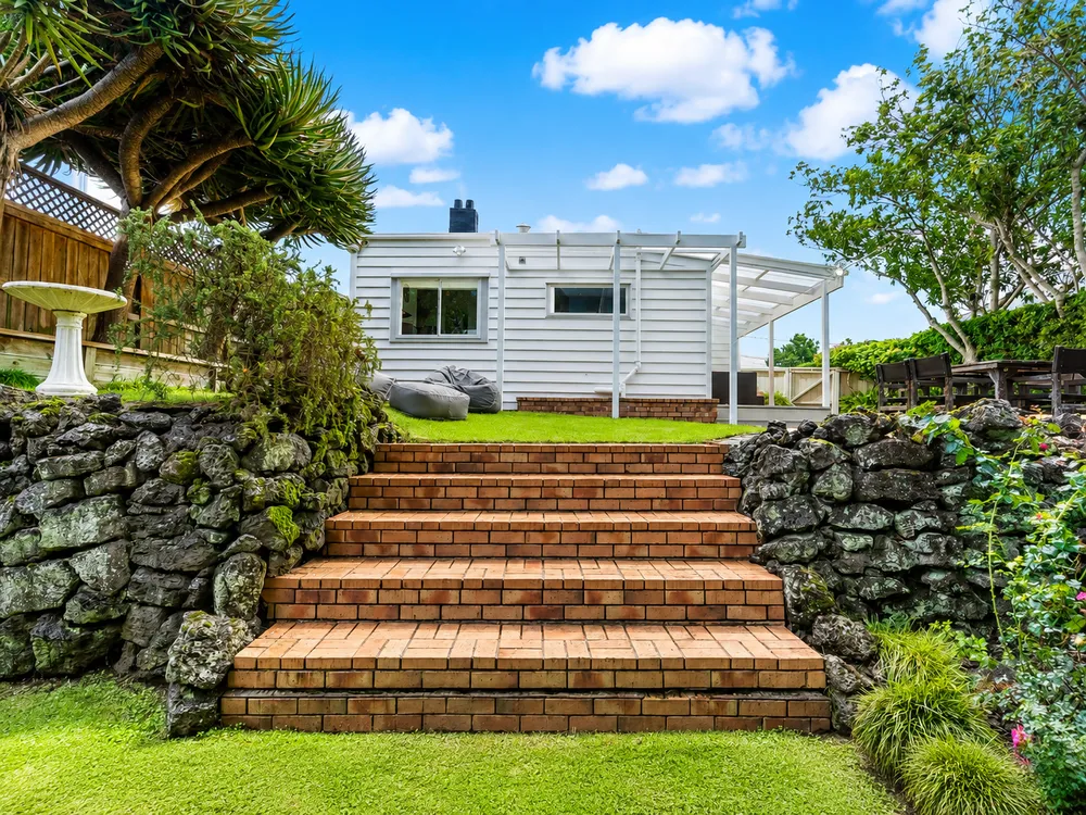 Photos of 3 Leslie Avenue