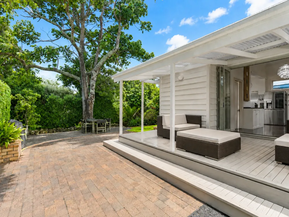 Photos of 3 Leslie Avenue