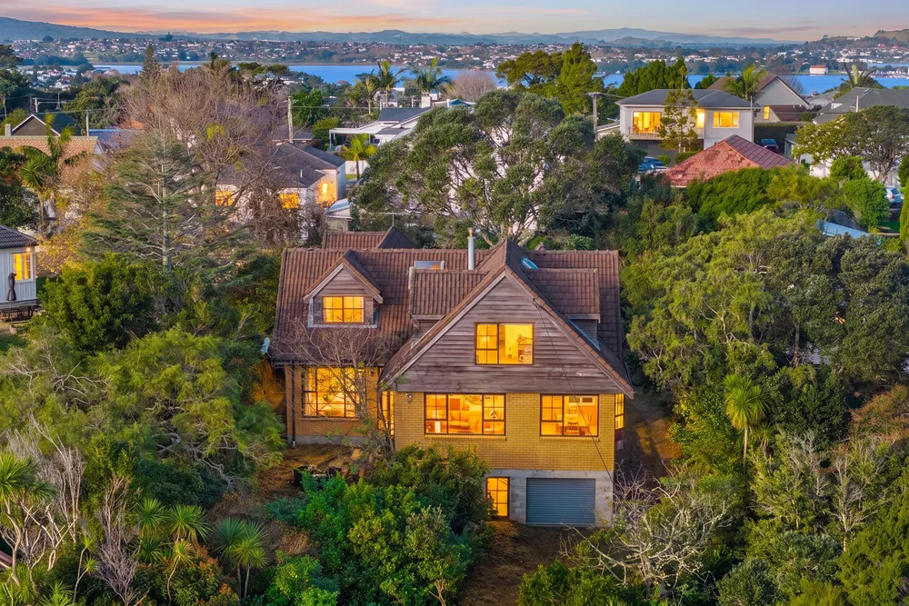 Photos of 18 Valley Road