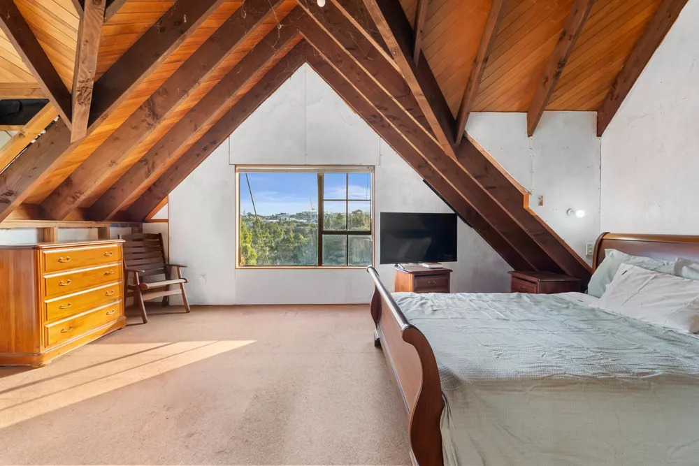 Photos of 18 Valley Road
