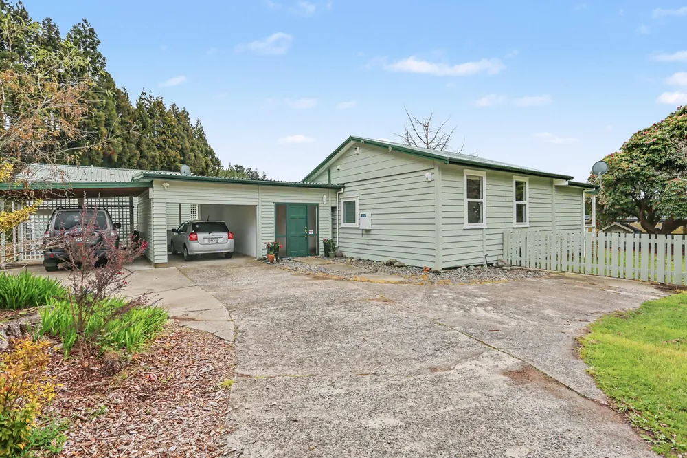 Photos of 1040 Te Matai Road