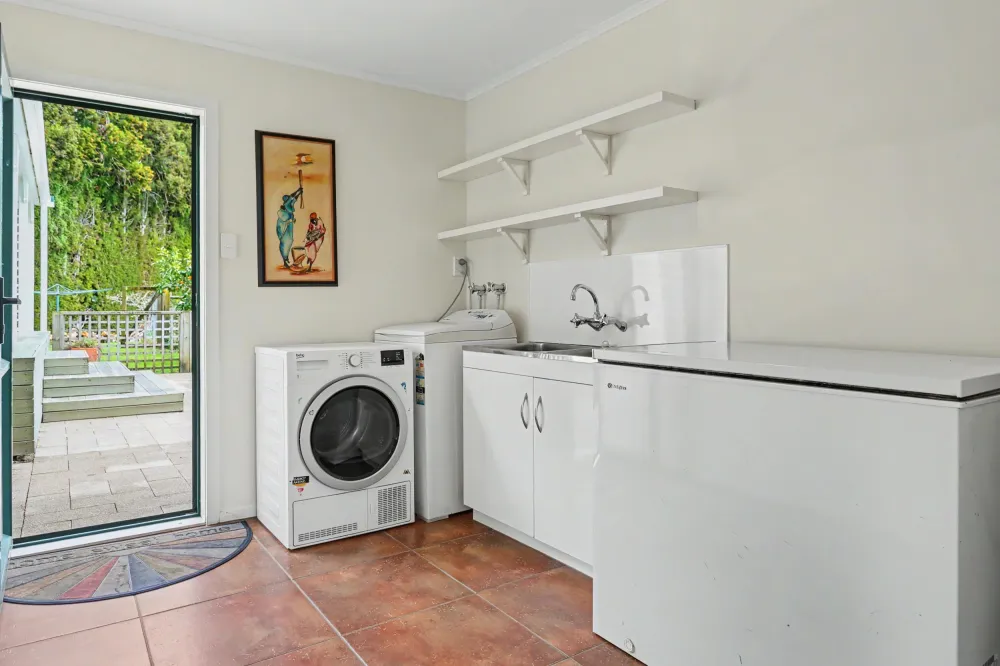 Photos of 1040 Te Matai Road