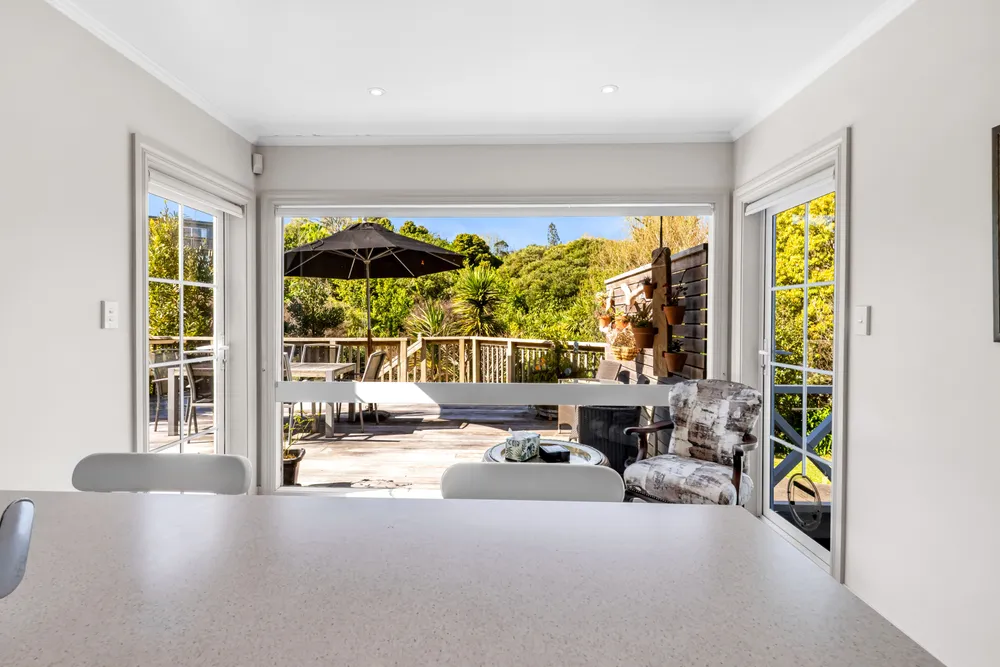 Photos of 27 Charles Dickens Drive