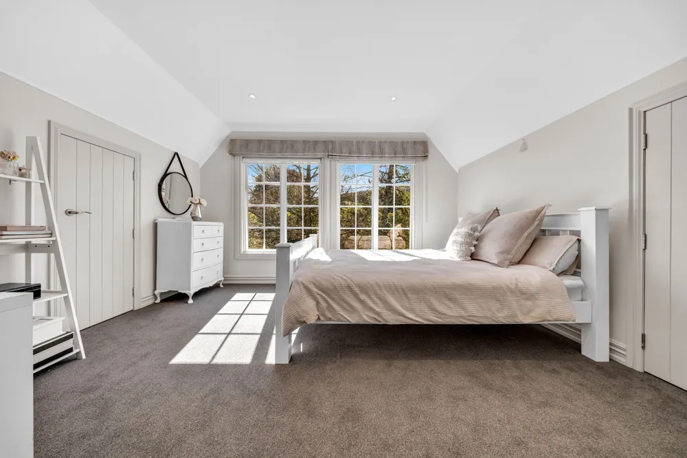 Photos of 27 Charles Dickens Drive