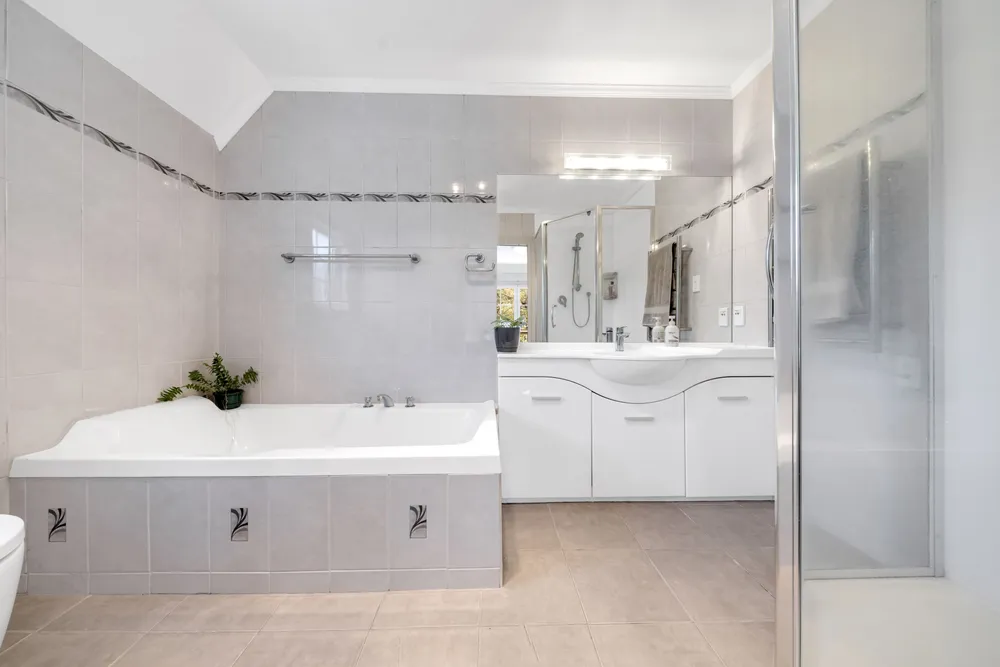 Photos of 27 Charles Dickens Drive