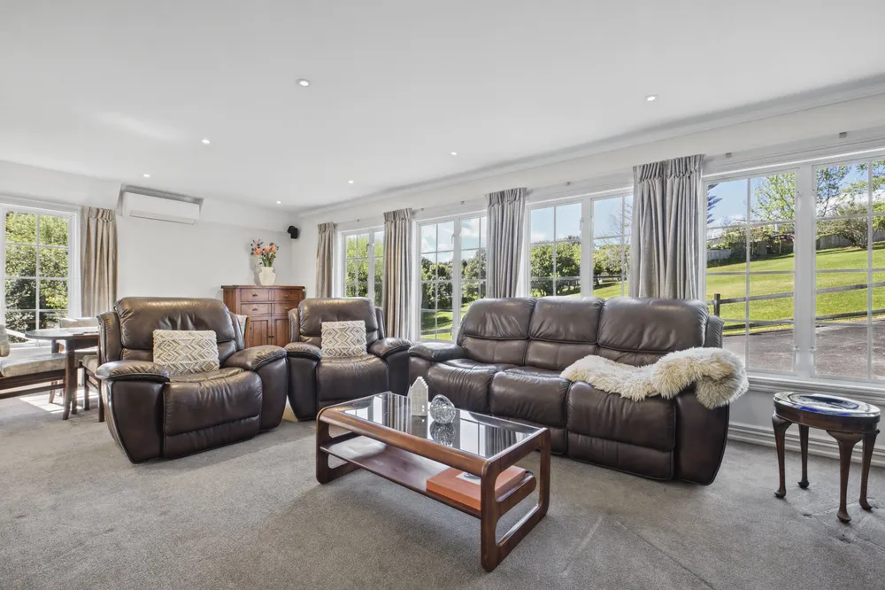 Photos of 27 Charles Dickens Drive