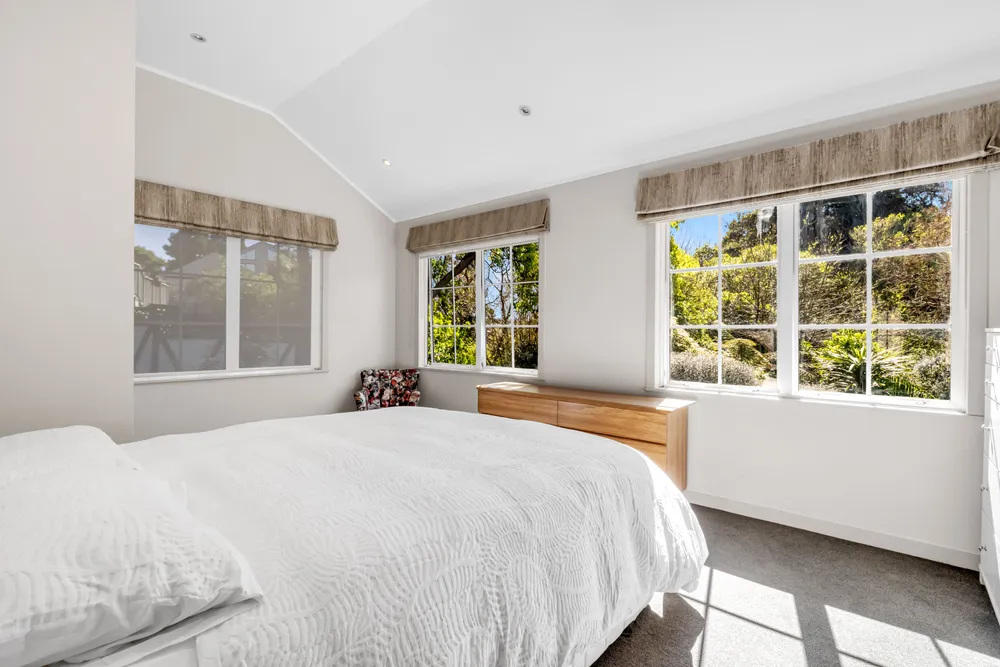 Photos of 27 Charles Dickens Drive