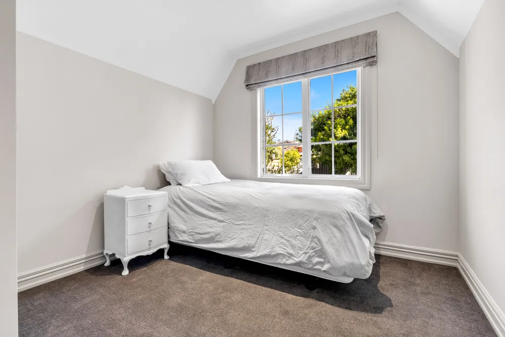 Photos of 27 Charles Dickens Drive